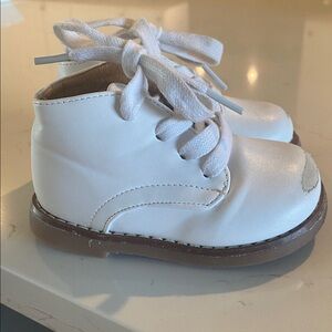 Classic White Josmo Baby Walking Shoes size 5